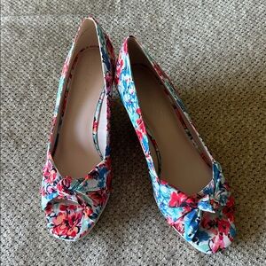 New Kelly & Katie Colorful Floral Wedges